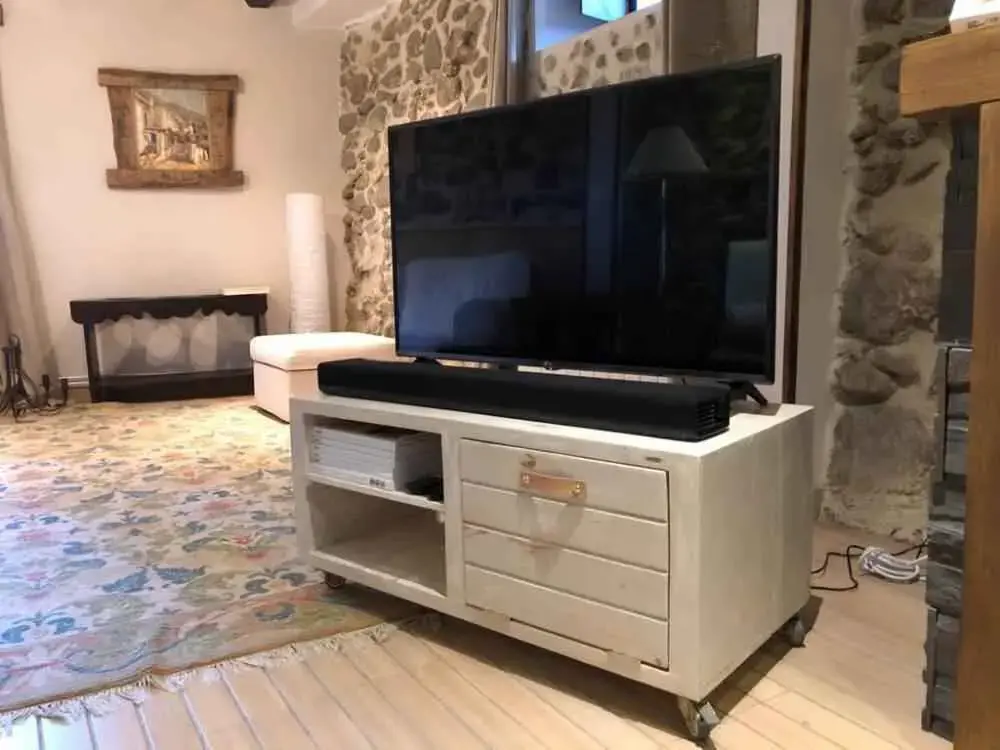 Mueble de TV con palets